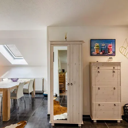 Krummes Haeusschen An Der Nordsee *