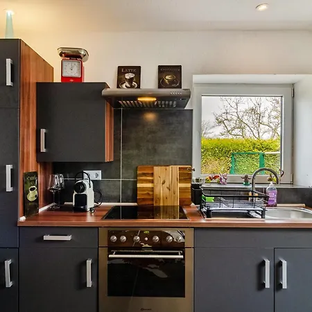 Krummes Haeusschen An Der Nordsee *