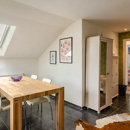 Krummes Haeusschen An Der Nordsee