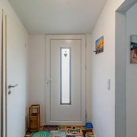 Krummes Haeusschen An Der Nordsee Großheide